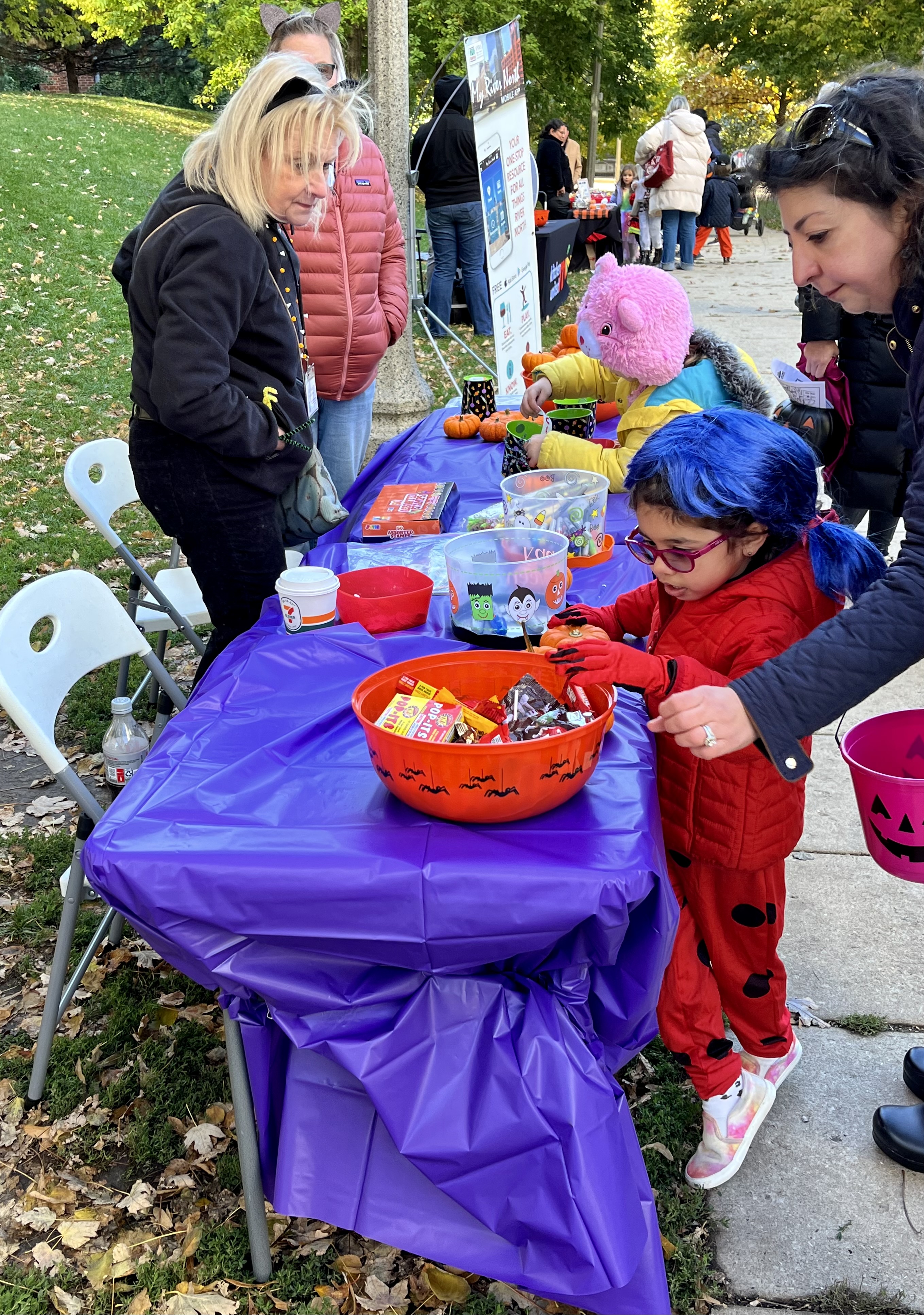 Jan and Kim at Pumpkin Table