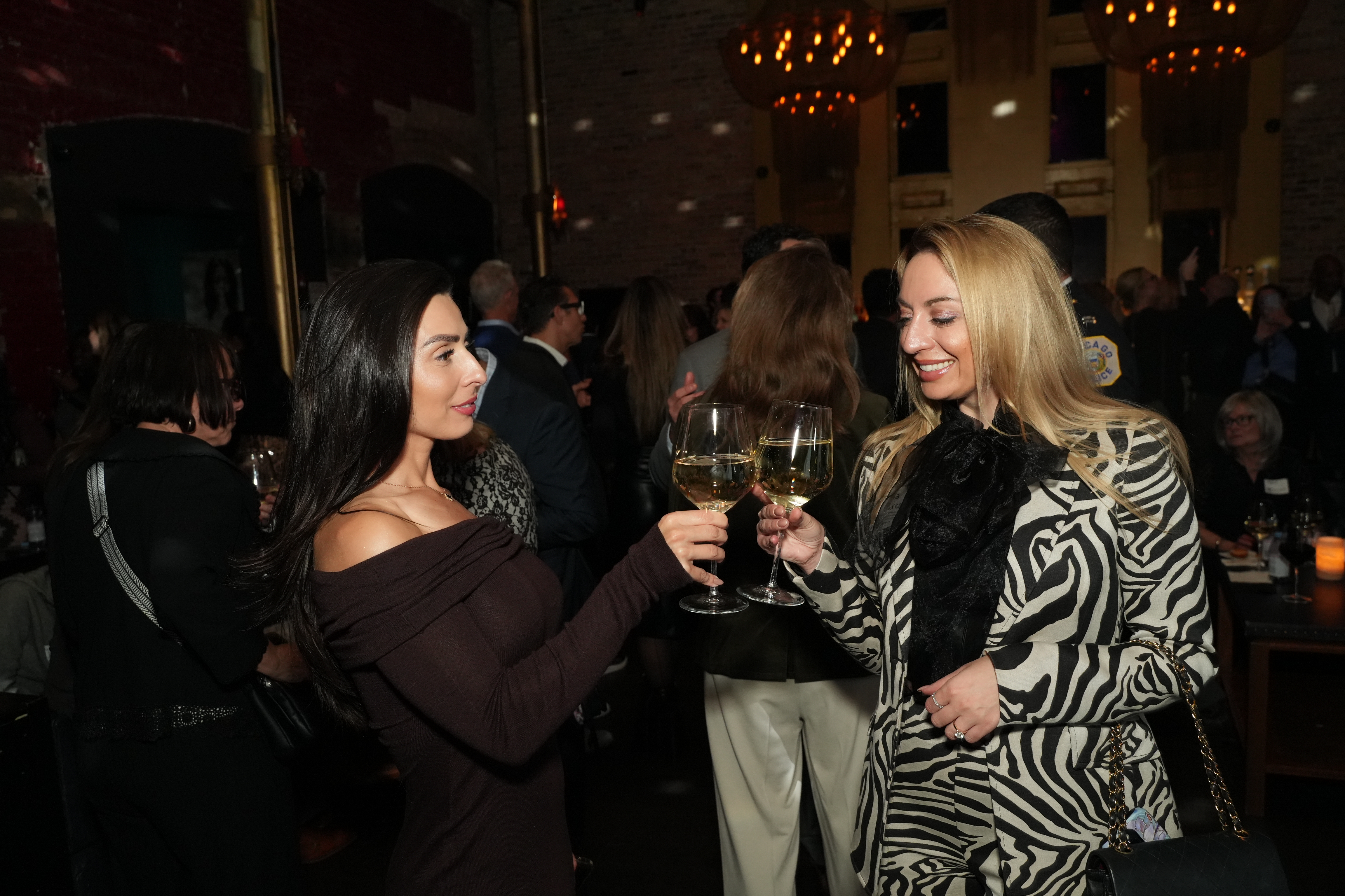 Girls ToastingDSC00092