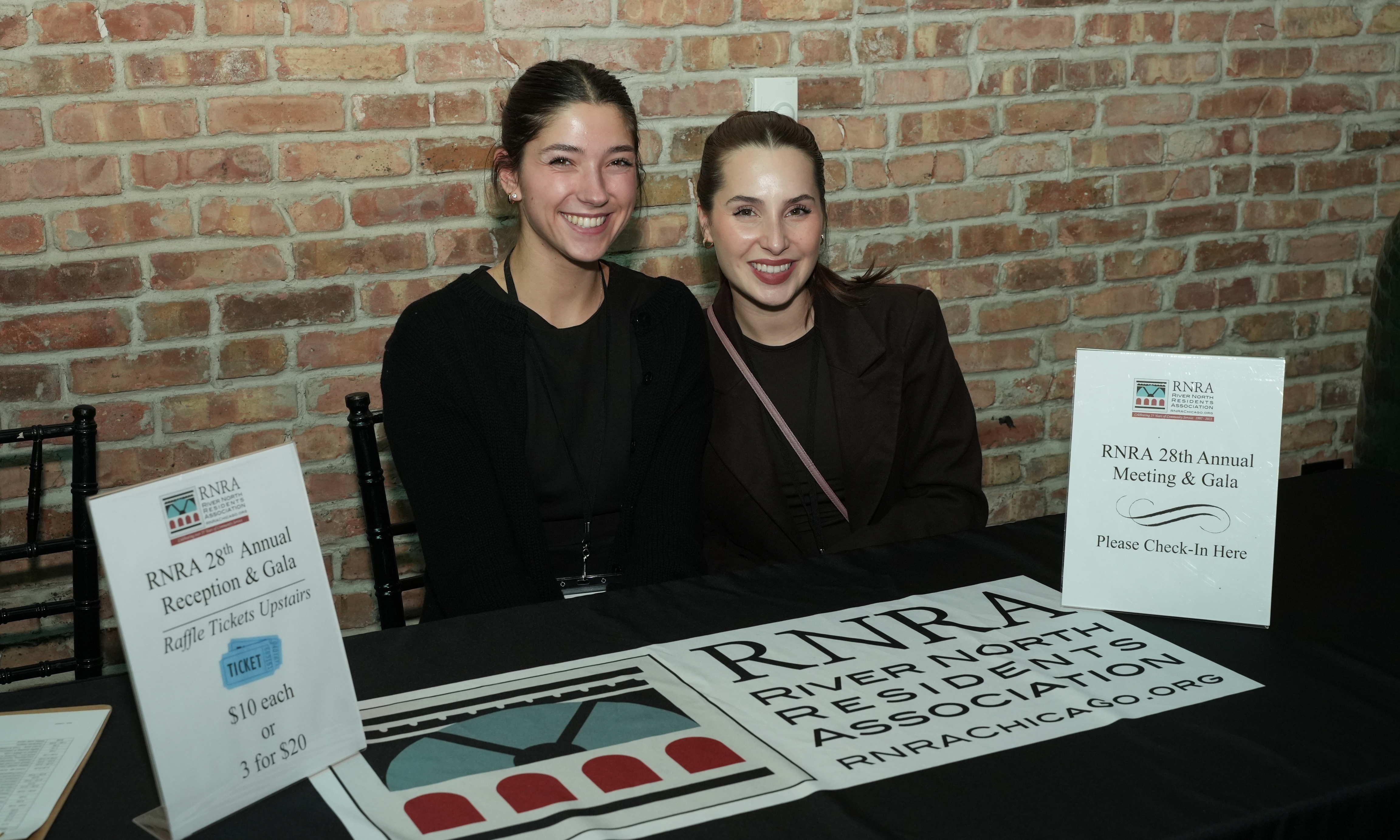 Jackie & Jessica DSC09352